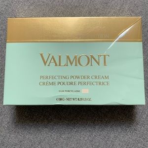 BNWT perfecting powder